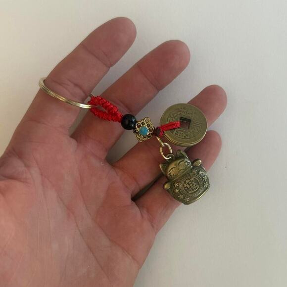 Y2K Red Gold Lucky Cat Keychain Embroidered Charm Decorative Accessory - Picture 6 of 6